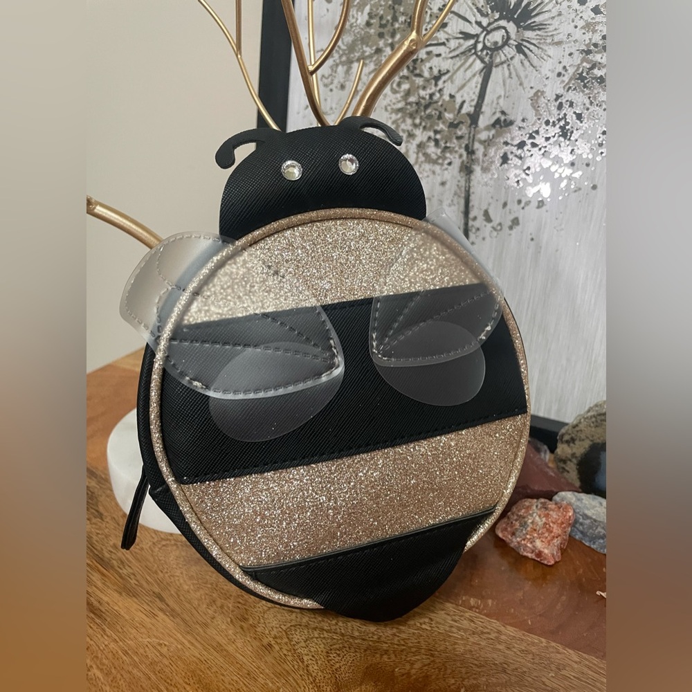 Bumblebee Cosmetic Bag Measures 6" H x 7" W.